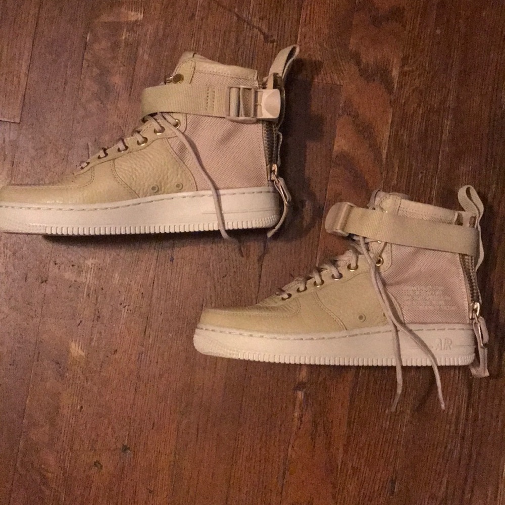 Nike SF Air Force 1 Mid (Mushroom)
